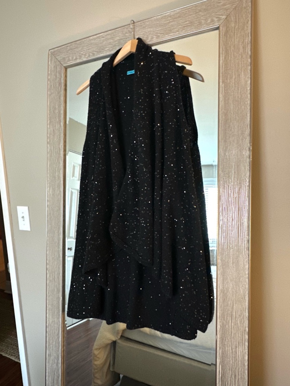 Alice + Olivia Black Sleeveless Sweater Vest Waterfall Front Sequins Size Medium